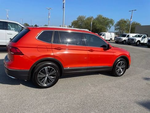 Used 2019 Volkswagen Tiguan SEL w/ 3rd Row Seat Package AWD/4WD image 11