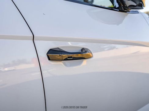 Used 2025 Lamborghini Urus SE AWD/4WD image 47