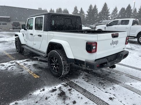 Certified 2020 Jeep Gladiator Overland image 2