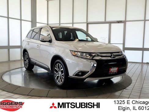 Used 2017 Mitsubishi Outlander SE AWD/4WD image 1
