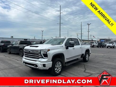 Used 2024 Chevrolet Silverado 2500 High Country w/ High Country Premium Package AWD/4WD image 1
