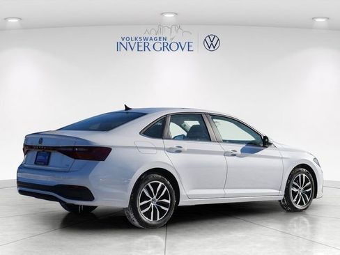 New 2026 Volkswagen Jetta SE FWD image 2