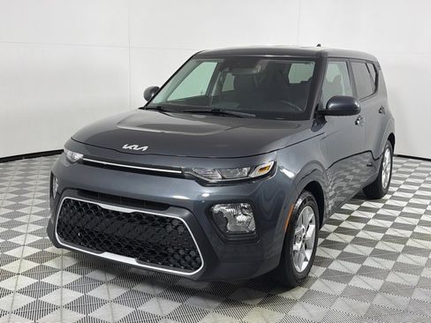 Used 2022 Kia Soul LX w/ Technology Package FWD image 9
