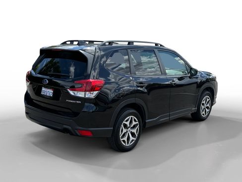 Used 2022 Subaru Forester Premium AWD/4WD image 5