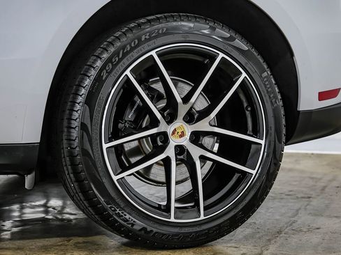 Used 2024 Porsche Macan AWD/4WD image 74
