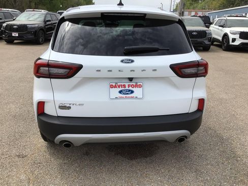 Certified 2025 Ford Escape Active FWD image 9
