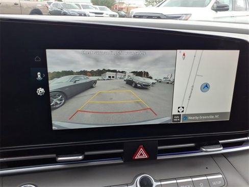 Used 2024 Hyundai Elantra SEL image 18