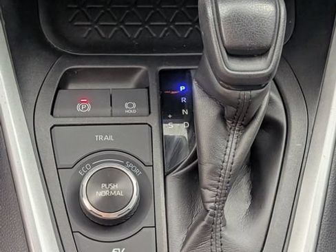Used 2023 Toyota RAV4 LE AWD/4WD image 22