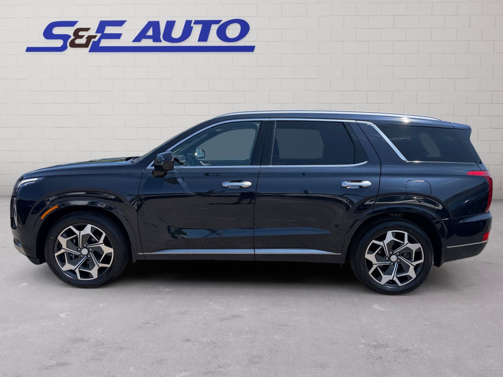 Used 2022 Hyundai Palisade Calligraphy AWD/4WD image 2