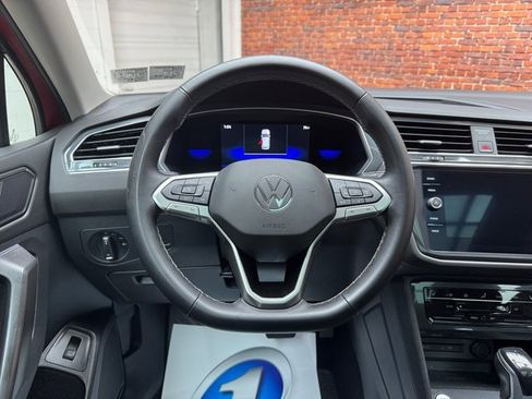 Used 2022 Volkswagen Tiguan SE image 15