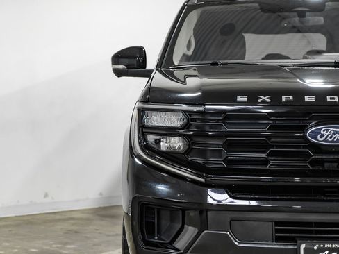 Used 2025 Ford Expedition Max Active AWD/4WD image 43