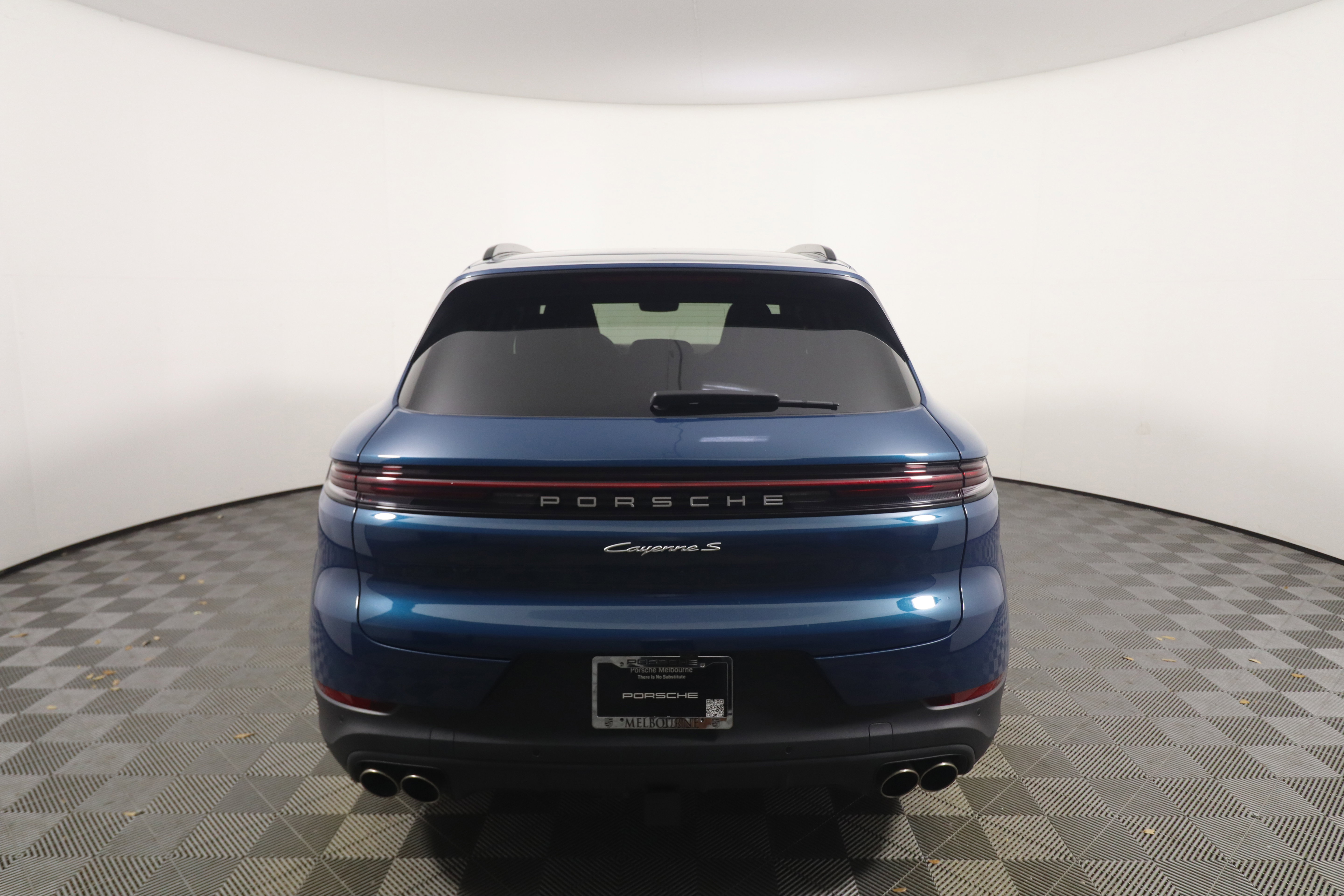 Used 2025 Porsche Cayenne S AWD/4WD image 6