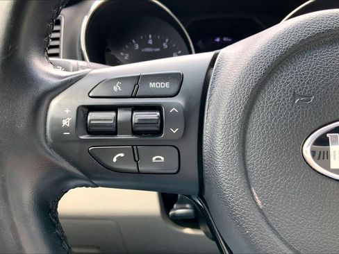Used 2021 Kia Sedona EX FWD image 24