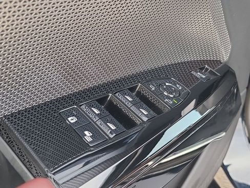 Used 2023 BMW 760i xDrive image 20