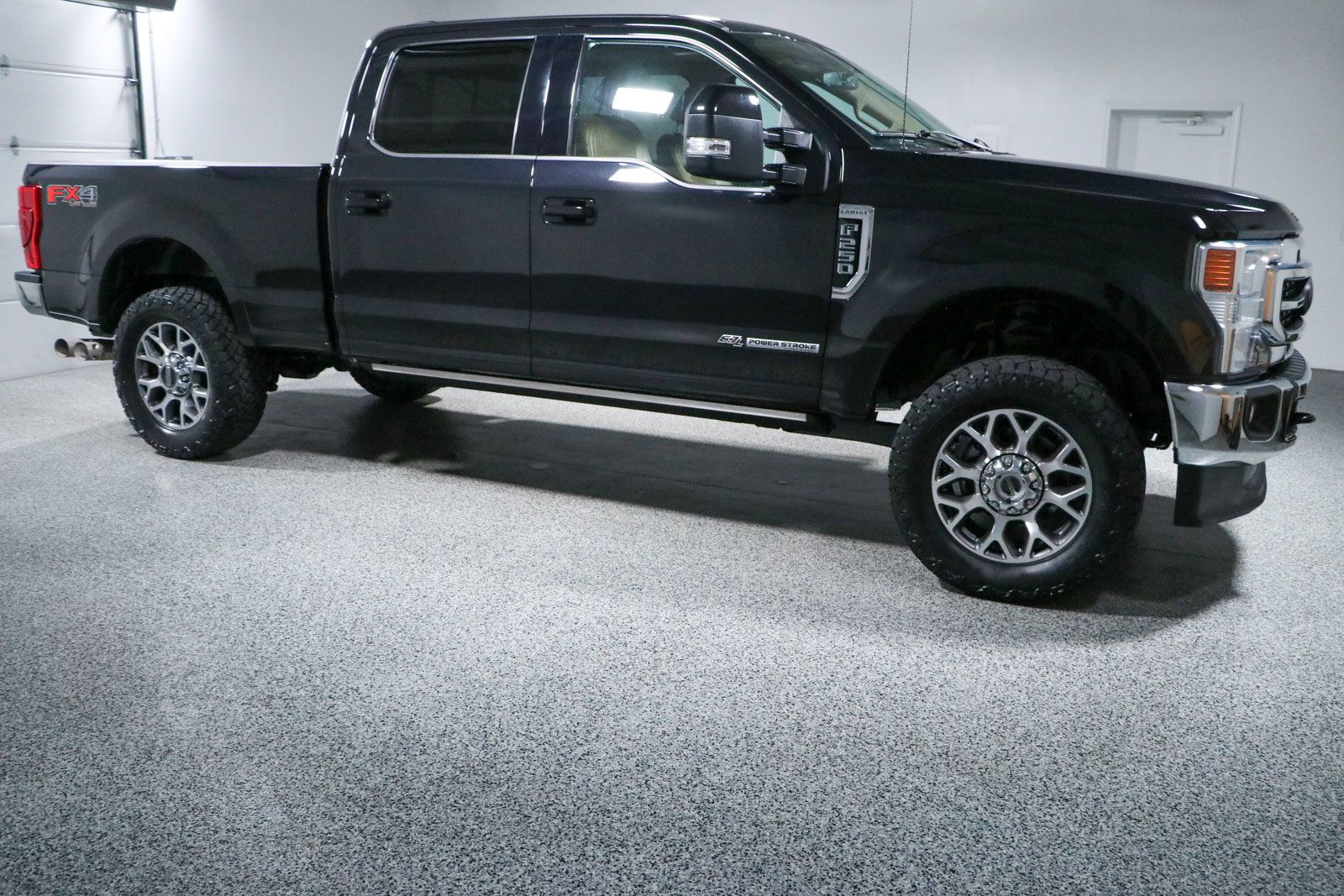 Used 2022 Ford F250 Lariat w/ Lariat Value Package AWD/4WD image 6