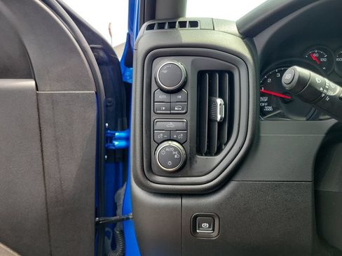 Used 2025 Chevrolet Silverado 1500 Custom w/ Turbomax Blackout Package AWD/4WD image 22