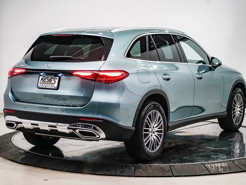 Used 2026 Mercedes-Benz GLC 300 image 4