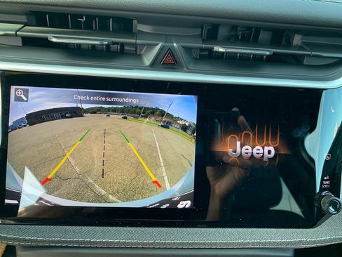 New 2026 Jeep Cherokee Laredo AWD/4WD image 19