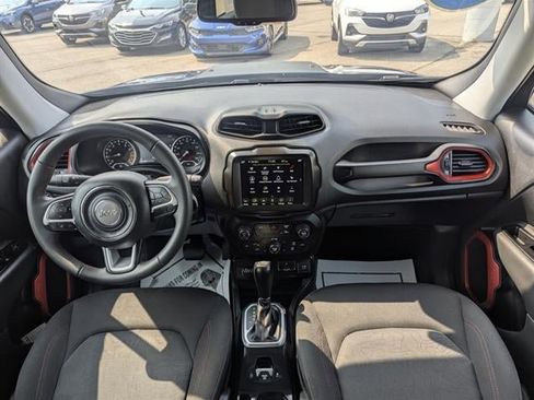 Used 2023 Jeep Renegade Trailhawk AWD/4WD image 31