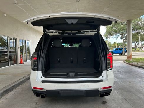 Used 2025 Chevrolet Tahoe High Country AWD/4WD image 35