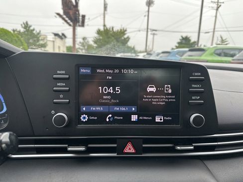 Used 2024 Hyundai Elantra SE FWD image 19
