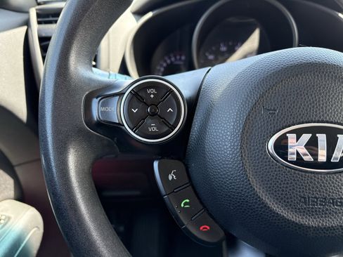 Used 2016 Kia Soul FWD image 15