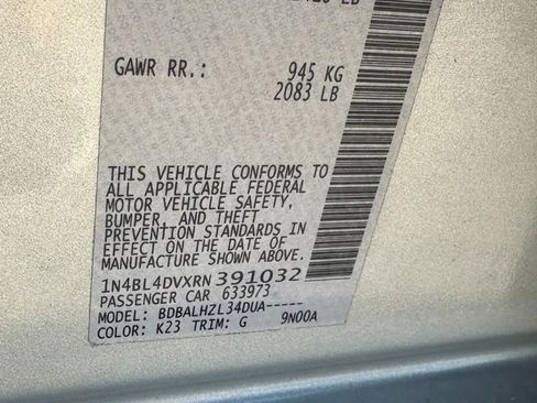 Used 2024 Nissan Altima 2.5 SV FWD image 24