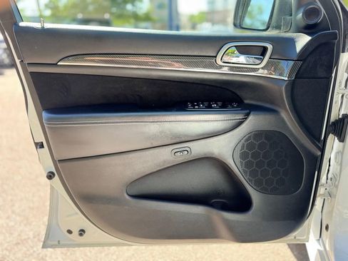 Used 2017 Jeep Grand Cherokee SRT AWD/4WD image 13