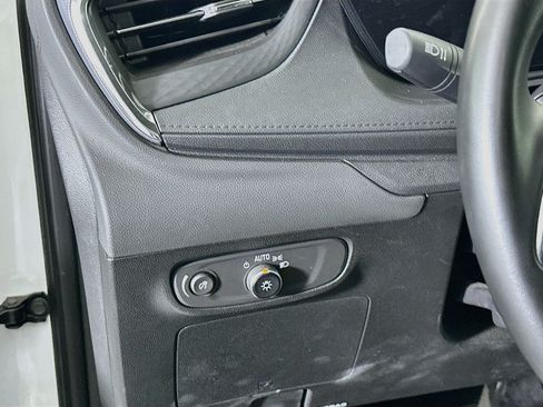 Used 2025 Buick Encore GX Preferred FWD image 17