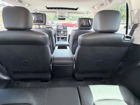 Used 2022 Nissan Armada Platinum w/ Captain's Chairs Package AWD/4WD image 38