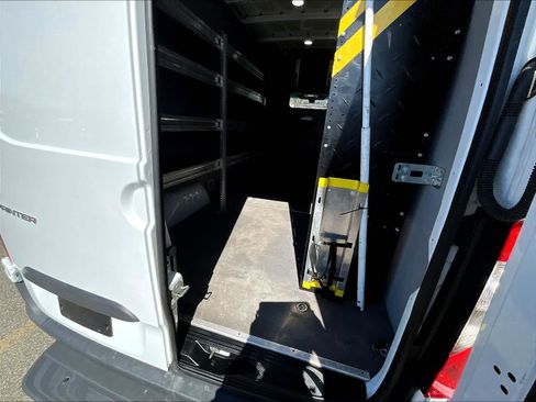 Used 2023 Mercedes-Benz Sprinter 2500 image 16