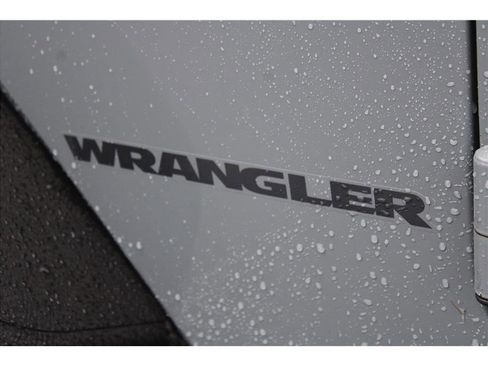 Used 2014 Jeep Wrangler Unlimited Rubicon w/ Connectivity Group image 34