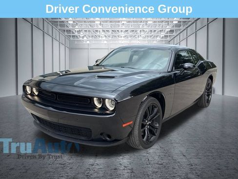 Used 2018 Dodge Challenger R/T w/ Driver Convenience Group RWD image 3