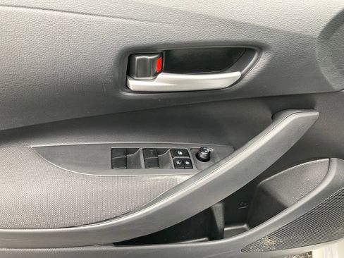 Used 2020 Toyota Corolla LE image 14