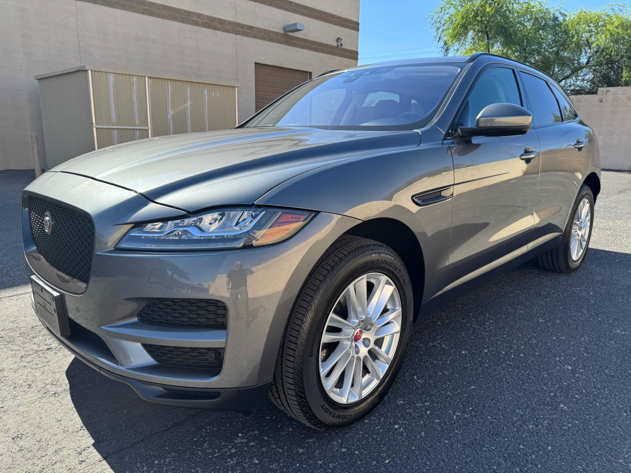 Used 2017 Jaguar F-PACE Prestige AWD/4WD image 4