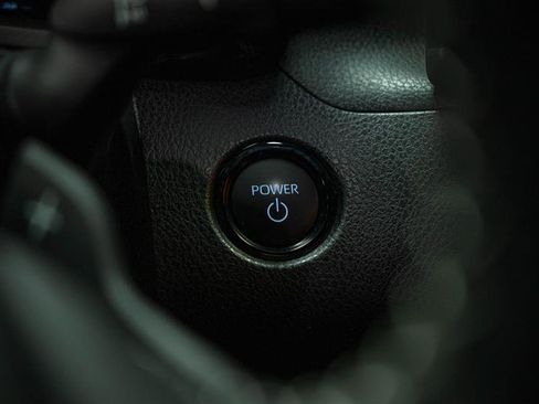 Used 2025 Toyota Camry SE image 20