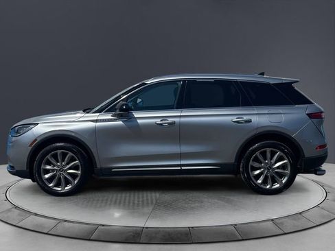 Used 2022 Lincoln Corsair AWD w/ Premium Package image 2