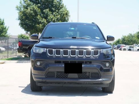 Used 2023 Jeep Compass Latitude AWD/4WD image 2
