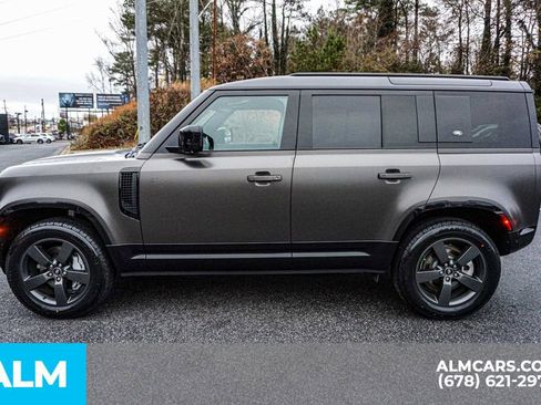 Used 2023 Land Rover Defender 110 X-Dynamic SE image 7