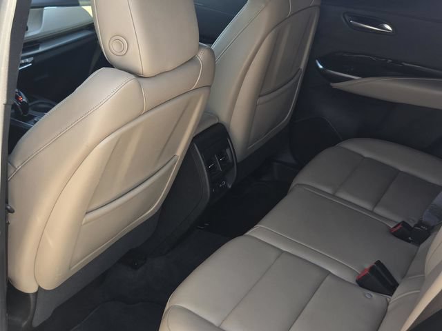 Used 2024 Cadillac XT4 Luxury w/ Cold Weather Package FWD image 38