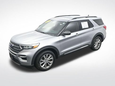 Used 2023 Ford Explorer XLT w/ Equipment Group 202A RWD image 22