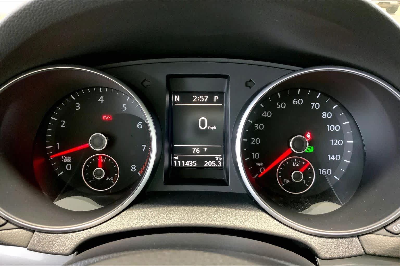 Used 2013 Volkswagen Golf 4-Door FWD image 25