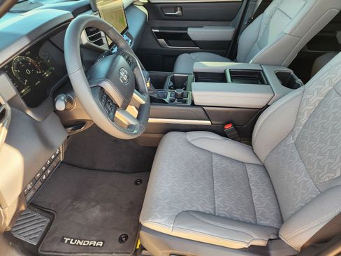Used 2025 Toyota Tundra Limited image 13