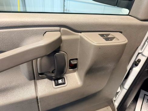 Used 2020 Chevrolet Express 3500 Extended w/ Driver Convenience Package RWD image 6