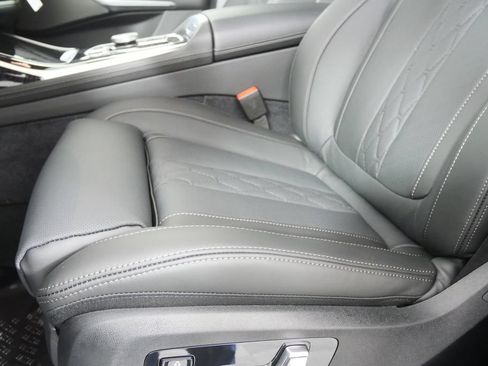 Used 2027 BMW X7 xDrive40i w/ M Sport Package AWD/4WD image 9