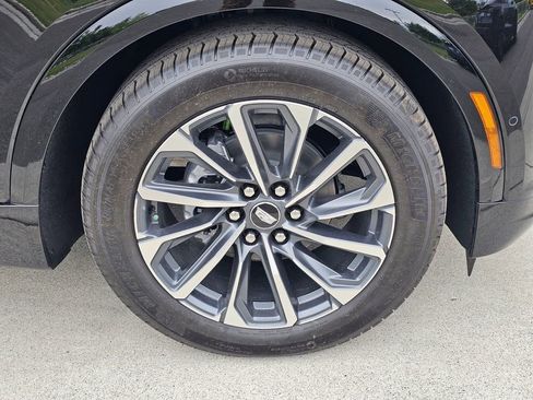New 2026 Cadillac Lyriq Sport AWD/4WD image 9