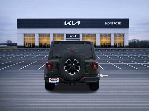 Used 2024 Jeep Wrangler Unlimited Rubicon 4xe w/ Technology Group AWD/4WD image 6