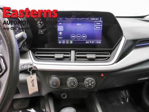 Used 2024 Chevrolet Trax LS w/ Driver Confidence Package FWD image 12