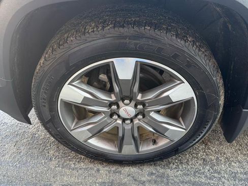 Used 2018 GMC Acadia SLT AWD/4WD image 16