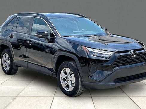 Used 2025 Toyota RAV4 XLE AWD/4WD image 11
